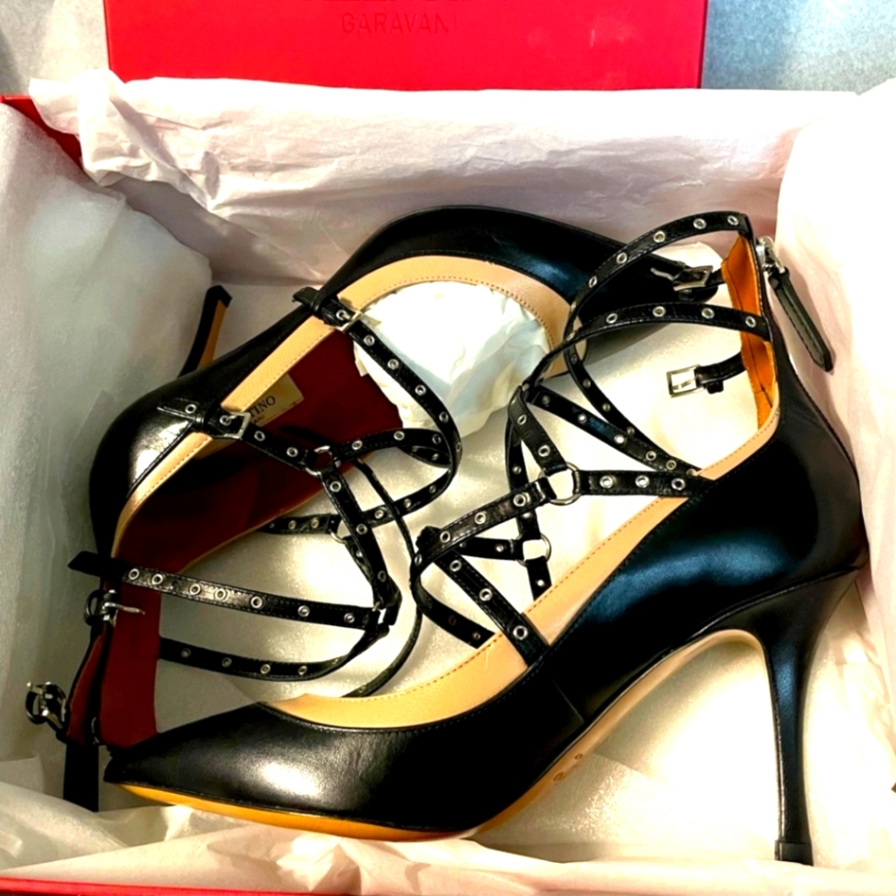 Valentino Garavani Grommet studded ankle length strappy lovelatch pumps